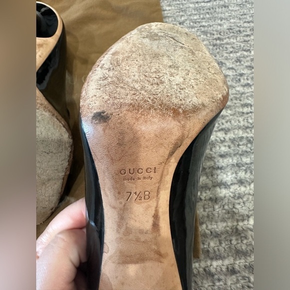 GUCCI Black Patent Heels with Tortoise Shell details - Picture 11 of 13